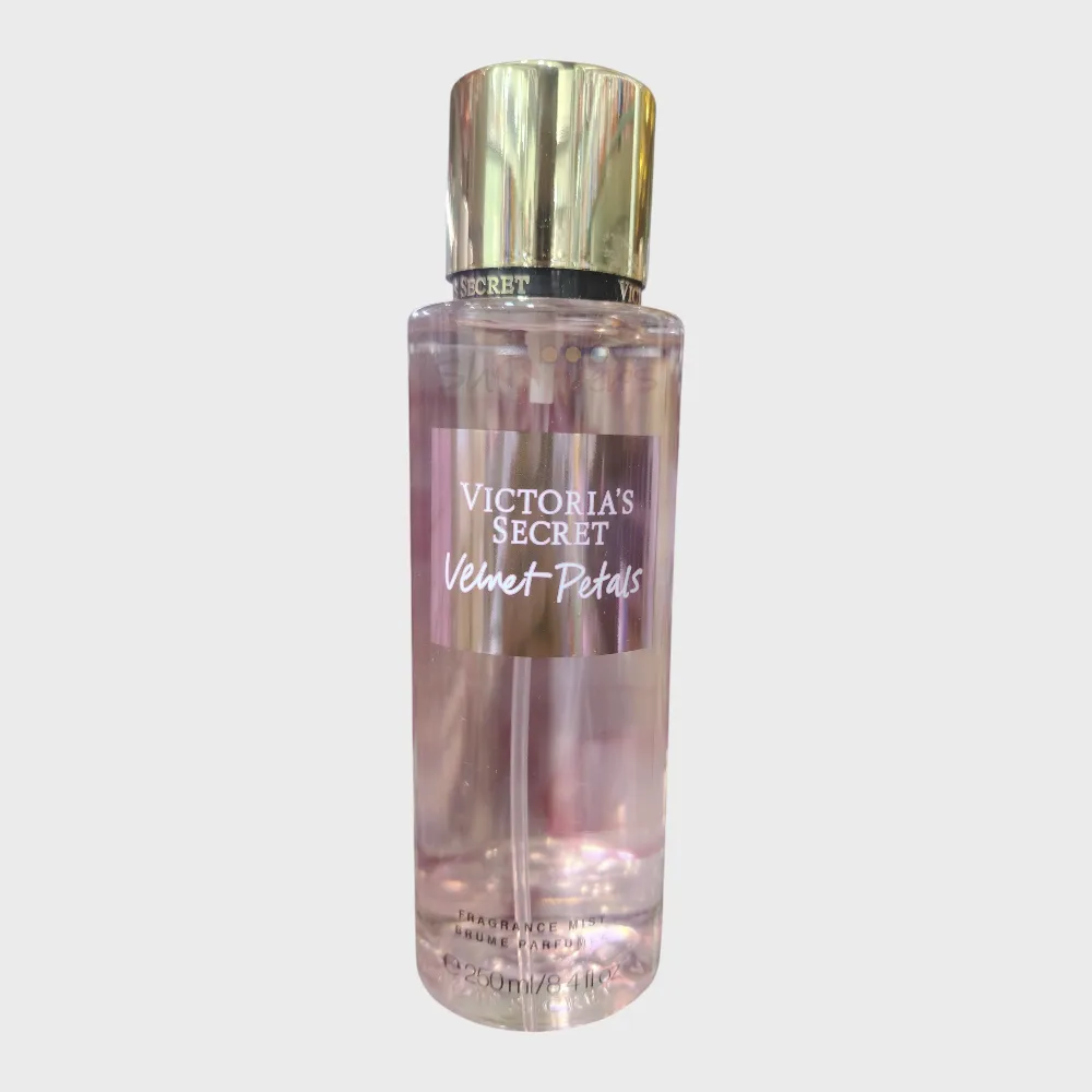 Victoria’s Secret Velvet Petals Fragrance Body Mist 250ml Victoria’s Secret Velvet Petals Fragrance Body Mist 250ml