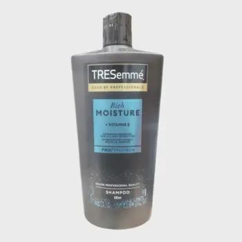 TRESemme Rich Moisture + Vitamin E Shampoo 685ml